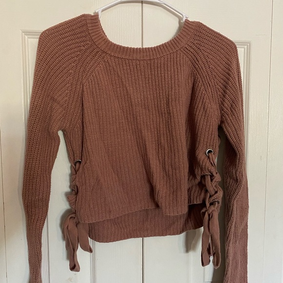 Sweaters - Sweater